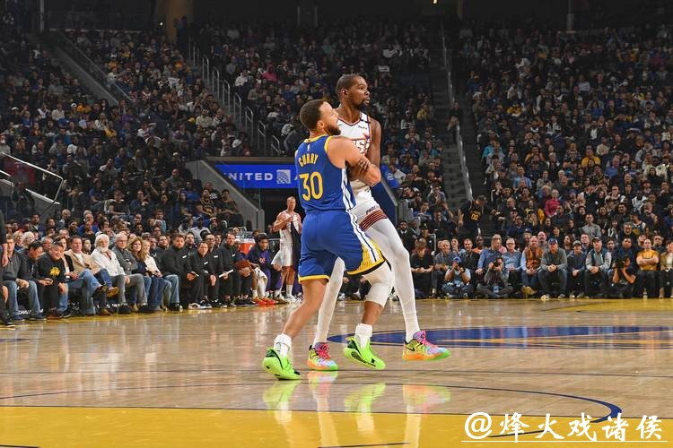 库里22+6+6杜兰特31分 勇士险胜太阳终结3连败 库里22+6+6杜兰特31分 勇士险胜太阳终结3连败