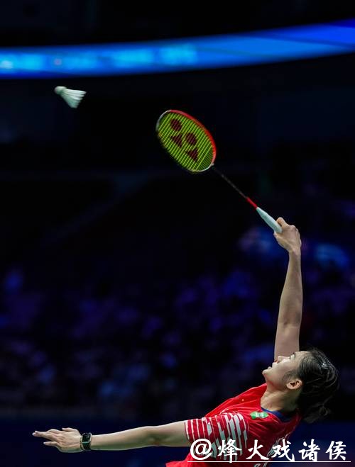 中国羽毛球大师赛:陈雨菲1-2不敌韩悦无缘半决赛 中国羽毛球大师赛:陈雨菲1-2不敌韩悦无缘半决赛